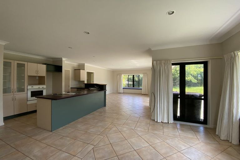 Photo of property in 42 Parkhill Road, Mellons Bay, Auckland, 2014