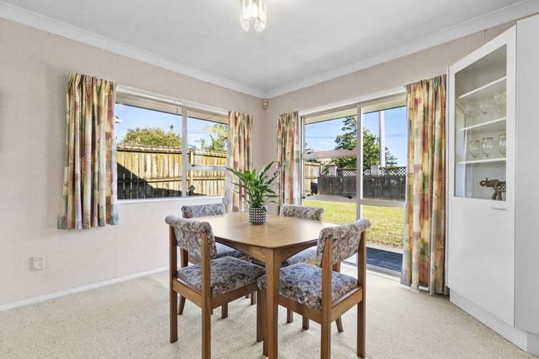 Photo of property in 1/10 Clevedon Road, Papakura, 2110