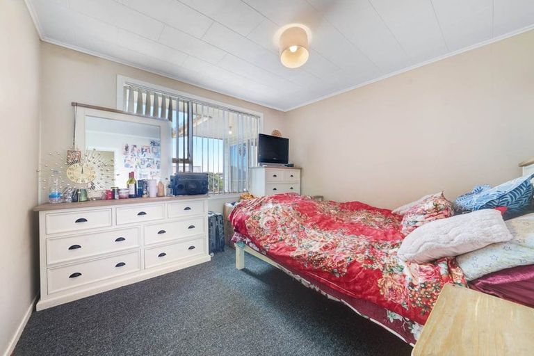 Photo of property in 38 Burbank Avenue, Manurewa, Auckland, 2102