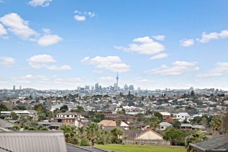 Photo of property in 3/248 Sturges Road, Henderson, Auckland, 0612