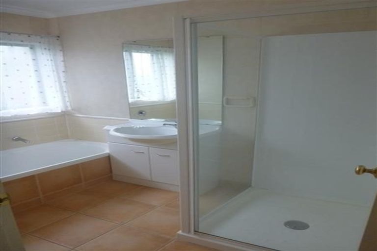 Photo of property in 2 Abilene Place, Manurewa, Auckland, 2105