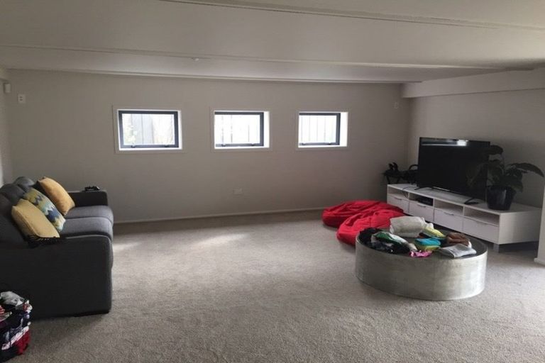 Photo of property in 82 Merlot Drive, Greenmeadows, Napier, 4112