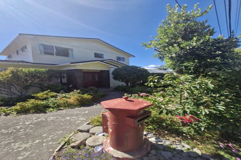 Photo of property in 13 Waikare Street, Karori, Wellington, 6012