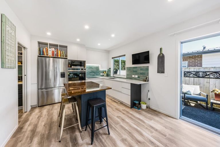 Photo of property in 15 Makete Crescent, Hobsonville, Auckland, 0618