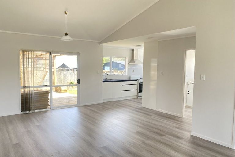 Photo of property in 26 Childers Road, Ranui, Auckland, 0612
