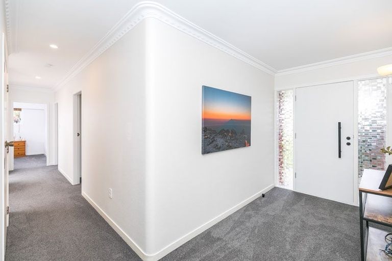 Photo of property in 5 Woodstock Crescent, Leamington, Cambridge, 3432