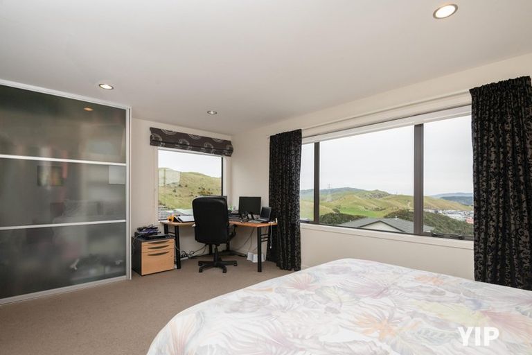 Photo of property in 21 Comber Place, Johnsonville, Wellington, 6037