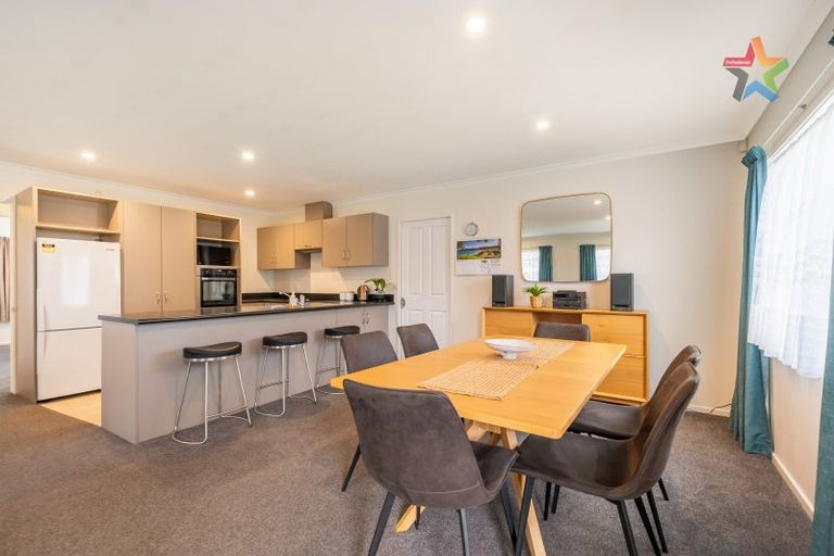 Photo of property in 32 Woodland Mews, Wainuiomata, Lower Hutt, 5014