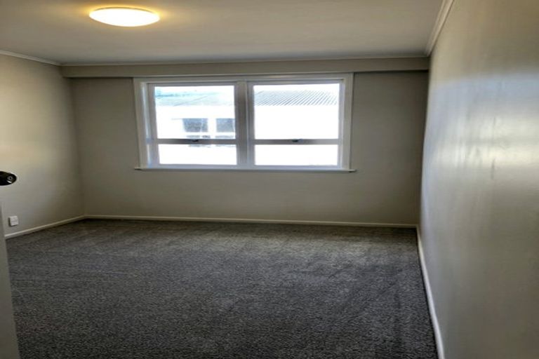 Photo of property in 3 Christina Avenue, Te Atatu South, Auckland, 0602