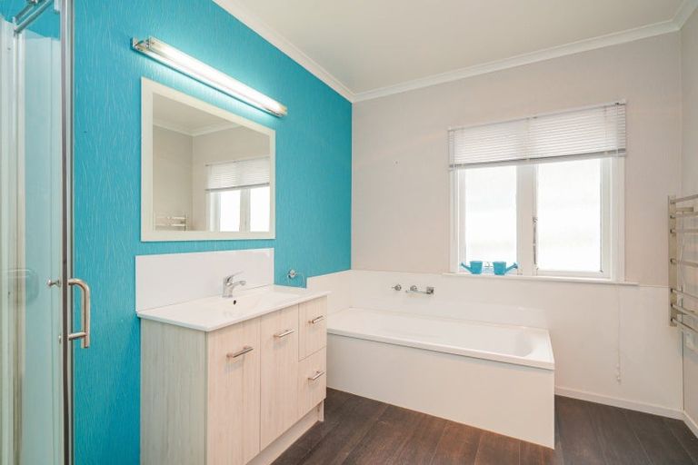 Photo of property in 33 Pomona Road West, Makarewa, Invercargill, 9876