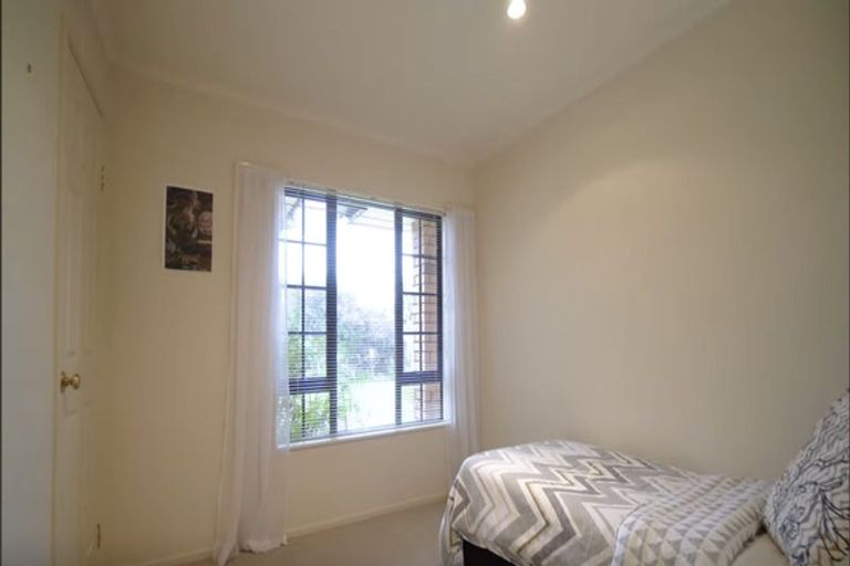 Photo of property in 143 Summerhill Drive, Fitzherbert, Palmerston North, 4410