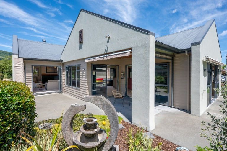 Photo of property in 6 Flaxen Way, Kinloch, Taupo, 3377