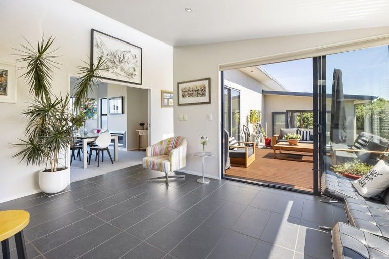 Photo of property in 25 Highgrove, Saint Clair, Dunedin, 9012