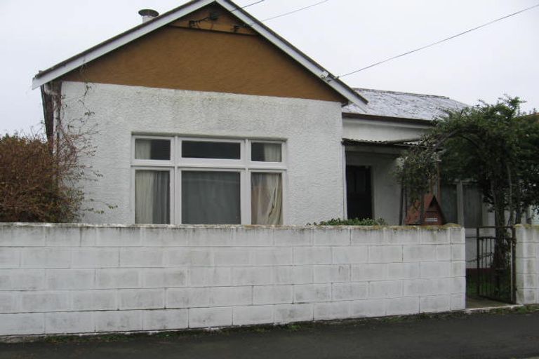 Photo of property in 10 Bathgate Street, South Dunedin, Dunedin, 9012