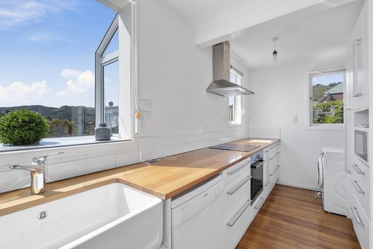 Photo of property in 36 Roys Road, Plimmerton, Porirua, 5026