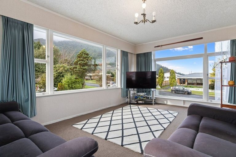 Photo of property in 2 Henton Street, Te Aroha, 3320