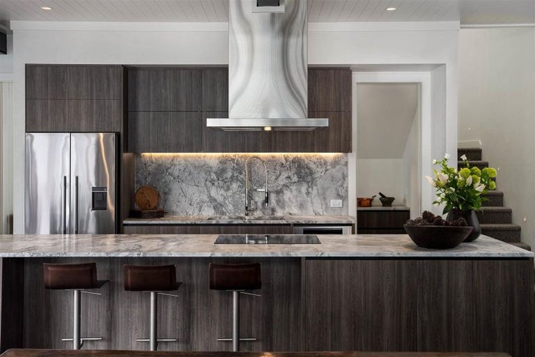 Photo of property in 10 Ida Way, Omaha, 0986