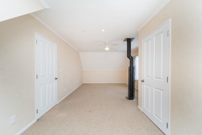 Photo of property in 126 John F Kennedy Drive, Milson, Palmerston North, 4414