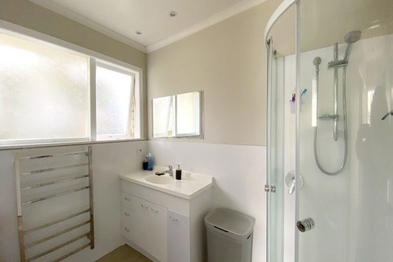 Photo of property in 1 Iorangi Place, Hillpark, Auckland, 2102