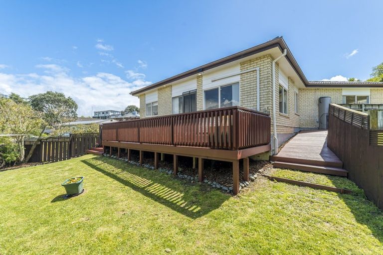Photo of property in 25c Buscomb Avenue, Henderson, Auckland, 0610