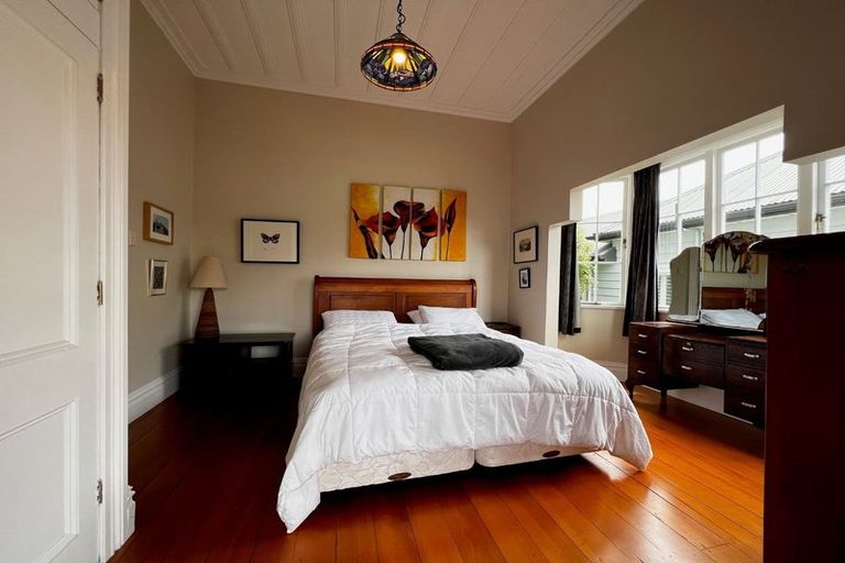 Photo of property in 25 Shoal Bay Road, Devonport, Auckland, 0624