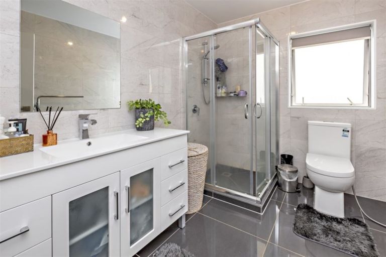 Photo of property in 45b Russell Road, Manurewa, Auckland, 2102