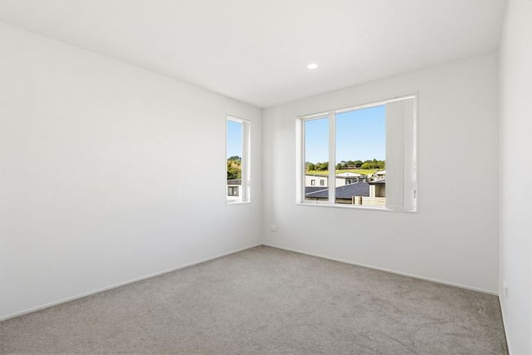 Photo of property in 5b Poruru Close, Papakura, 2110
