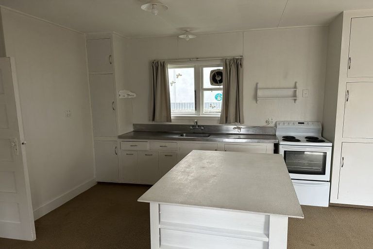 Photo of property in 122 Mcmurdo Street, Tinwald, Ashburton, 7700