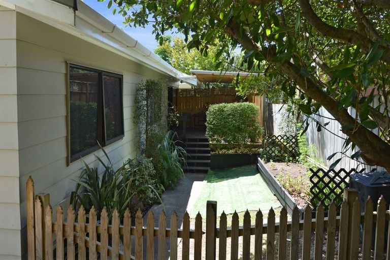 Photo of property in 3a Mountain Road, Morningside, Whangarei, 0110