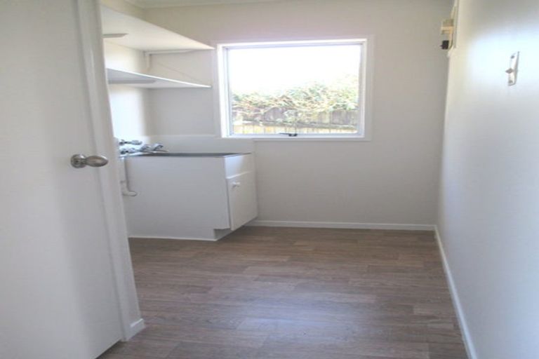 Photo of property in 50 Parrs Cross Road, Henderson, Auckland, 0612