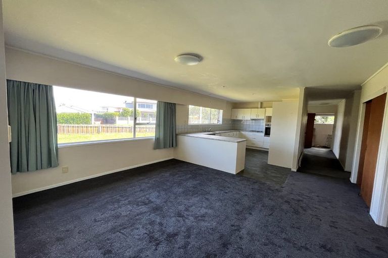 Photo of property in 15 Law Street, Torbay, Auckland, 0630