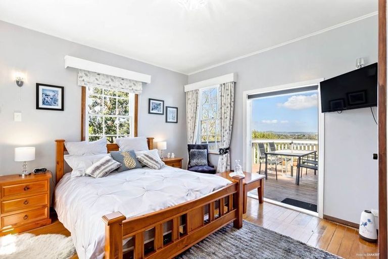 Photo of property in 103 Luckens Road, West Harbour, Auckland, 0618