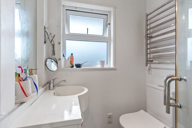 Photo of property in 3/24 Taharoto Road, Takapuna, Auckland, 0622