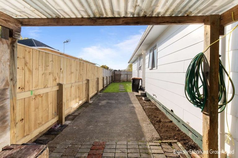 Photo of property in 28 Newton Place, Westbrook, Palmerston North, 4412