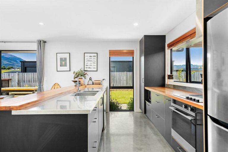 Photo of property in 1 Dingle Street, Lake Hawea, 9382