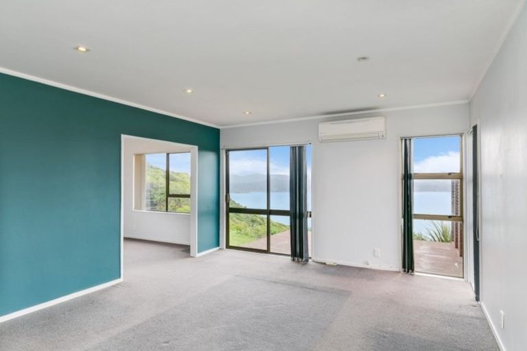 Photo of property in 23 Edgecombe Street, Newlands, Wellington, 6037
