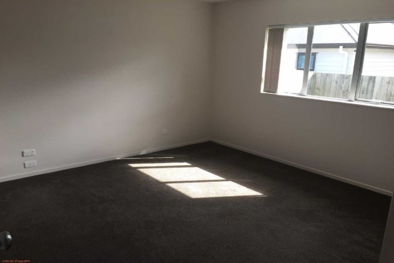 Photo of property in 106 Popokatea Drive, Takanini, 2112