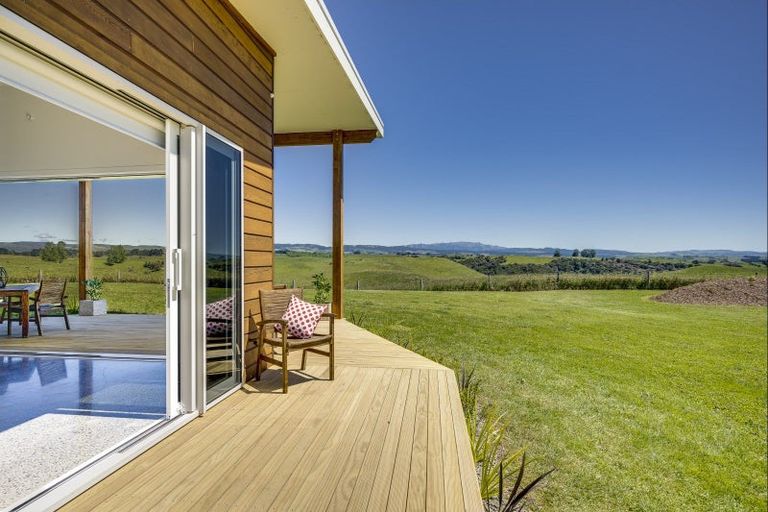 Photo of property in 2658 Taihape Road, Sherenden, Hastings, 4179