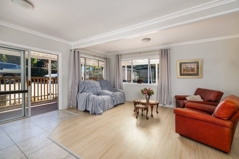 Photo of property in 43 Awatere Street, Clover Park, Auckland, 2023