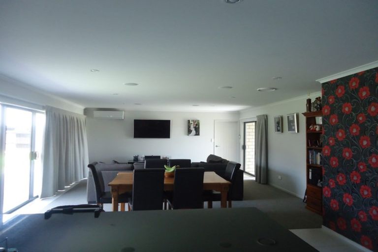 Photo of property in 31 Harbour Crest Drive, Waiuku, 2123