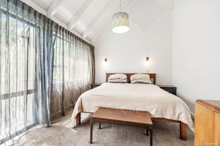 Photo of property in 7 Wyoming Avenue, Murrays Bay, Auckland, 0630