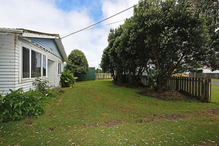 Photo of property in 64 Fox Street, Opunake, 4616