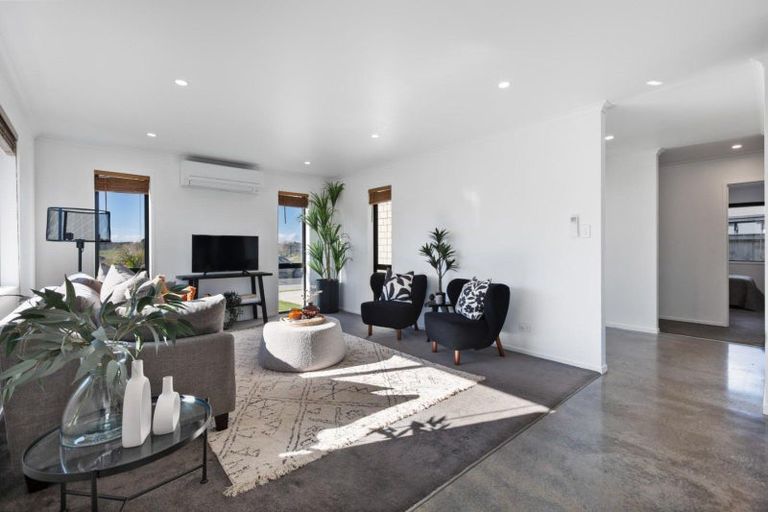 Photo of property in 13 Rua Place, Bell Block, New Plymouth, 4312