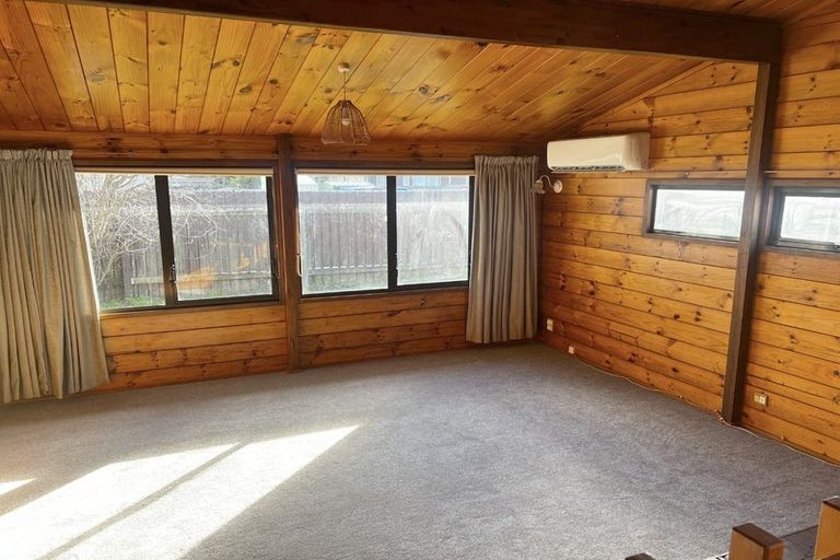 Photo of property in 63 Gemstone Drive, Birchville, Upper Hutt, 5018