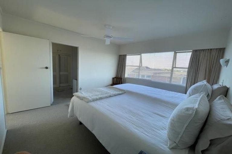 Photo of property in 2/3 Rahopara Street, Castor Bay, Auckland, 0620