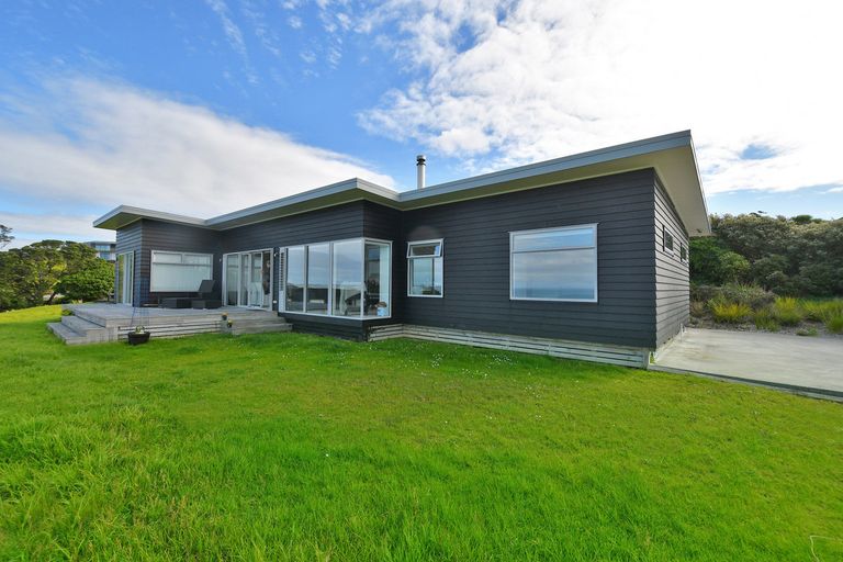 Photo of property in 22 Wonderview Road, Leigh, 0985