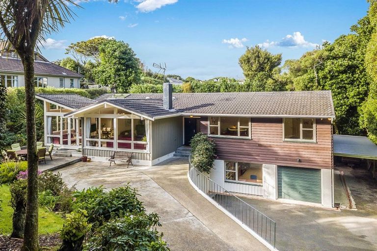 Photo of property in 3 Glentui Grove, Khandallah, Wellington, 6035