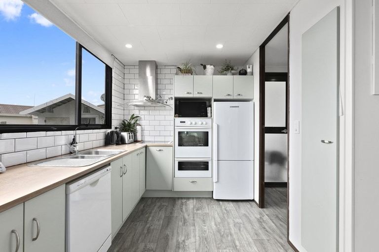 Photo of property in 17a Longstead Avenue, Papamoa Beach, Papamoa, 3118