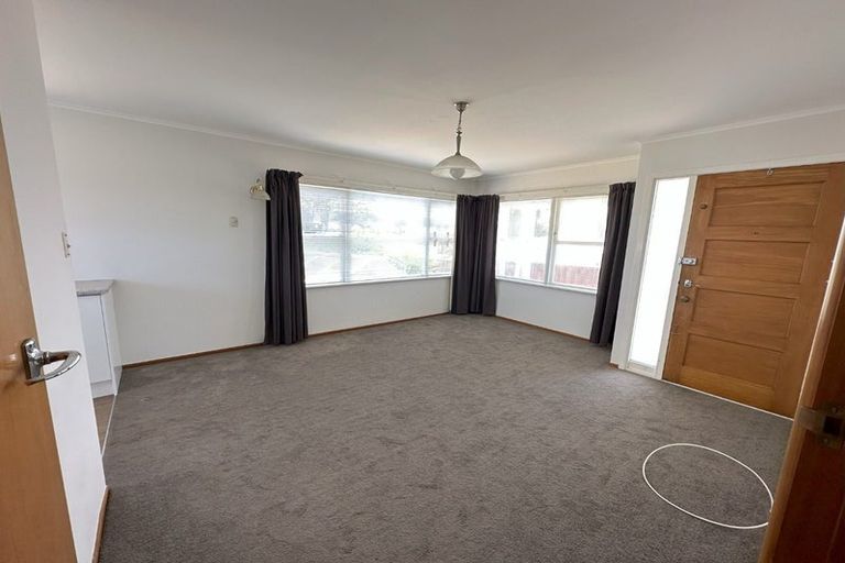 Photo of property in 494 Don Buck Road, Massey, Auckland, 0614