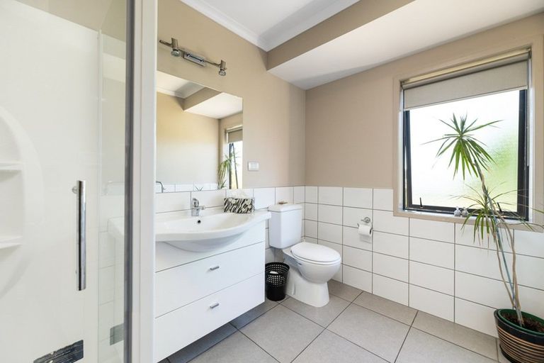 Photo of property in 38 Kereru Place, Pyes Pa, Tauranga, 3112